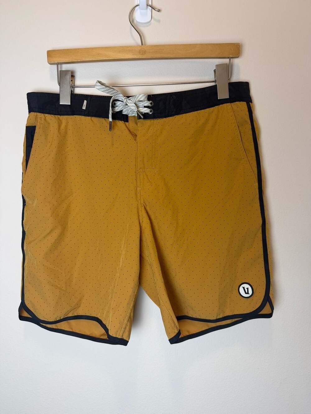 Vuori Cruise Board Shorts Golden Yellow Black Micro Dot